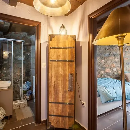 Dandy Palios Agios Athanasios - Attic - Fireplace - Village Square Σαλέ Παλαιός Άγιος Αθανάσιος