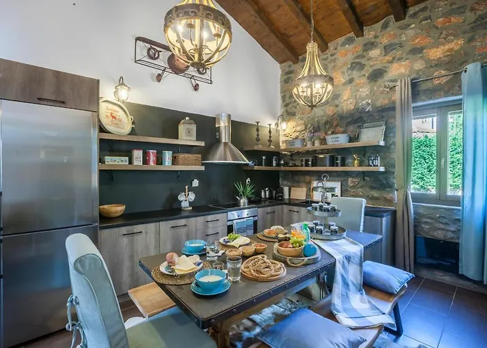 Dandy Palios Agios Athanasios - Attic - Fireplace - Village Square Paleósz Ájosz Athanásziosz