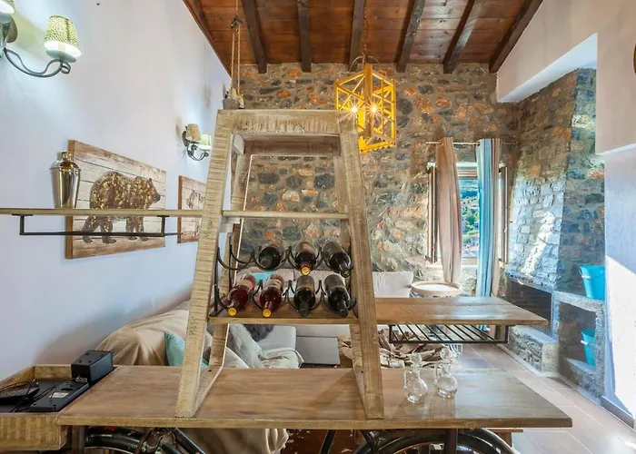 Dandy Palios Agios Athanasios - Attic - Fireplace - Village Square Alpesi faház *