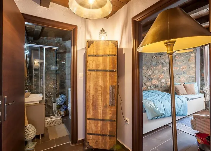 Dandy Palios Agios Athanasios - Attic - Fireplace - Village Square Alpesi faház Paleósz Ájosz Athanásziosz