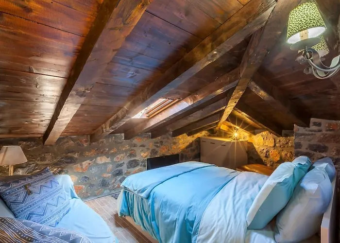 Dandy Palios Agios Athanasios - Attic - Fireplace - Village Square Alpesi faház *